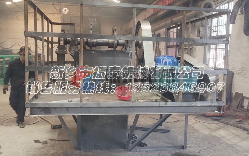 板鏈斗式提升機焊接套筒有什么作用呢